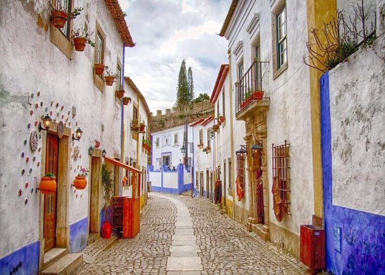 From Lisbon: Óbidos and Nazaré Guided Tour - Transportation and Group Size: Why It Matters