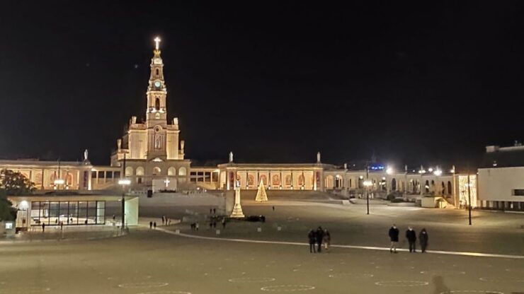 From Lisbon: Private Fatima, Nazare, & Obidos Tour W/ Pickup - Booking Information