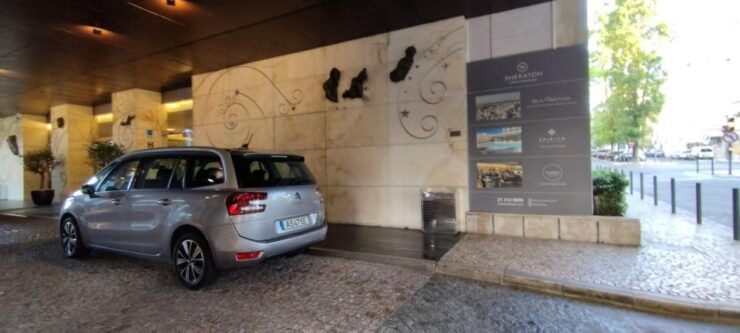 From Lisbon: Private Transfer to Porto - Experience Highlights