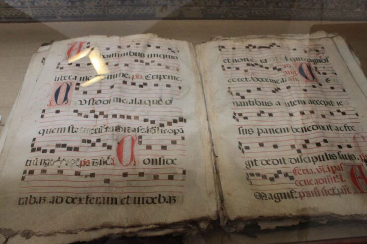 From Lisbon: Small-Group Day Tour to Évora and Arroiolos - Tour Highlights