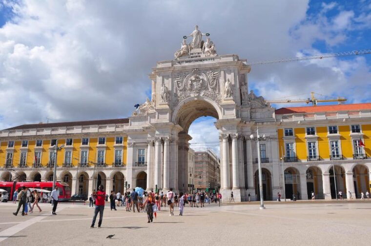 From Lisbon to Madrid: Private Tour - Full-Day Trip in Évora and Mérida - Itinerary and Stops