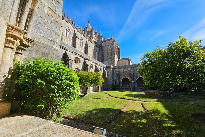 From Lisbon to the Discovery of Évora and Arraiolos - Meeting and Pickup