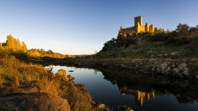 From Lisbon: Tomar, Christ Convent & Almourol Castle Tour - Boat Ride to Almourol Castle