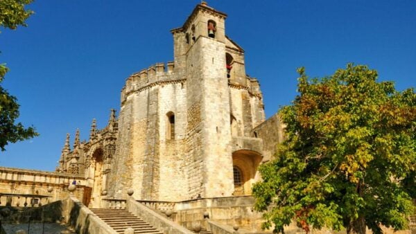 From Lisbon: Tomar, Christ Convent & Almourol Castle Tour - Pickup and Transportation