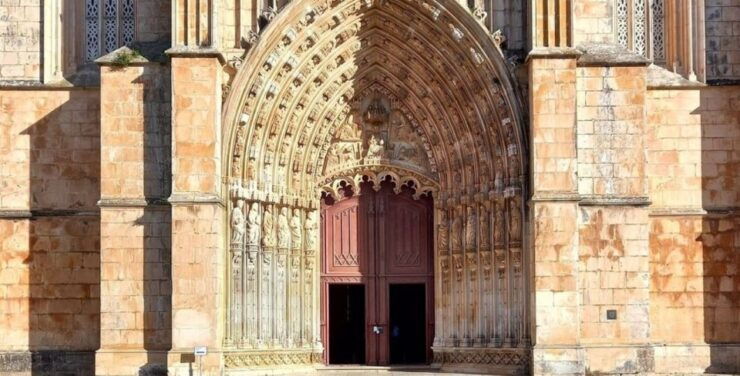 From Lisbon: Tour to Fátima, Batalha, Nazaré and Óbidos - Frequently Asked Questions