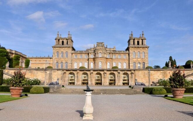 From London: Blenheim Palace & the Cotswolds With Lunch - Indulging in a Traditional English Pub Lunch