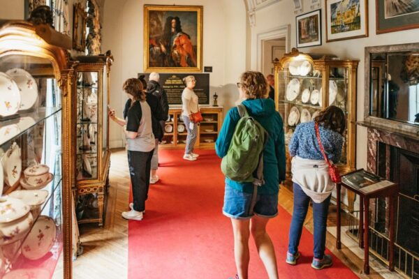 From London: Cotswolds, Blenheim Palace & Downtown Abbey - Common Questions