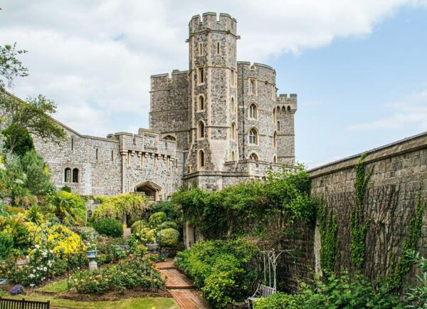 From London: Day Tour to Cambridge University+Windsor Castle - Frequently Asked Questions