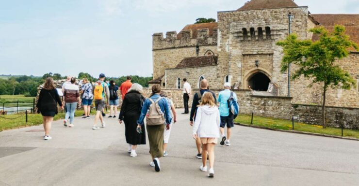 From London: Leeds Castle, Canterbury Cathedral & Dover - Leeds Castle: A Fairy-tale Experience