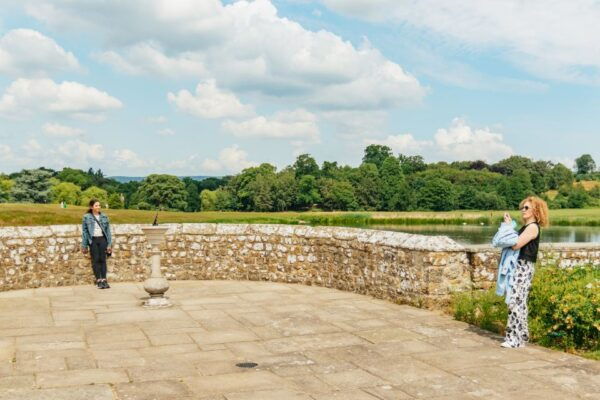 From London: Leeds Castle, Canterbury Cathedral & Dover - Professional Guide and Tour Highlights