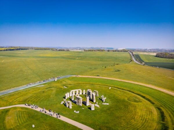 From London: Private Skip-the-Line Stonehenge Tour - Informative Commentary and Historical Facts
