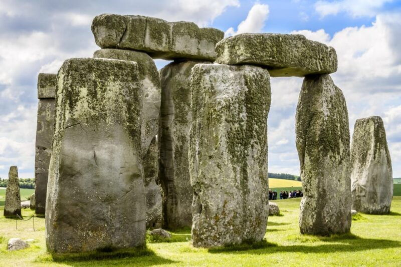 From London: Small Group Stonehenge, Bath & Cotswolds Tour - What to Expect on the Day