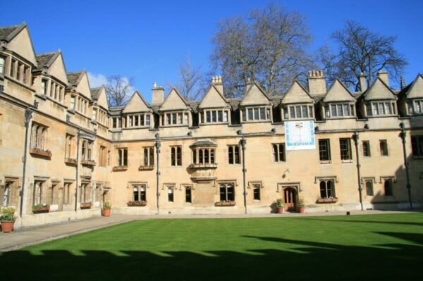 From London: Small-Group Tour Oxford & Cotswolds Villages - Cancellation and Reviews