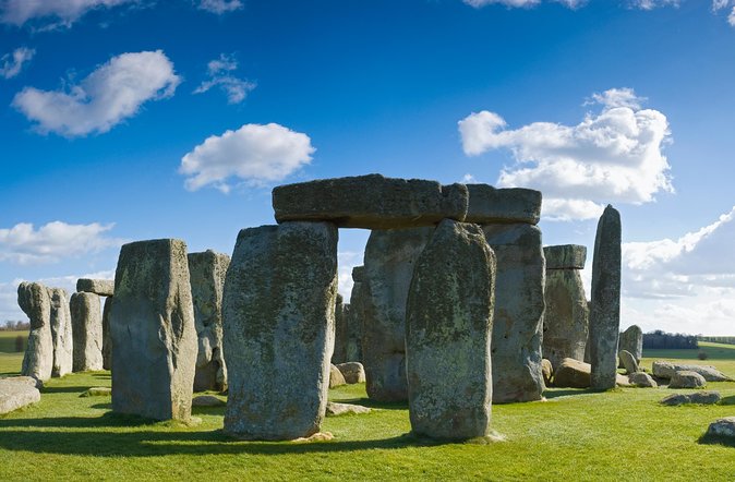From London: Stonehenge & the Stone Circles of Avebury - Cancellation Policy and Traveler Tips