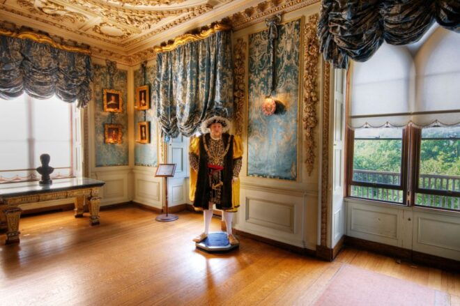 From London: Warwick Castle Day Trip by Rail - Full Description