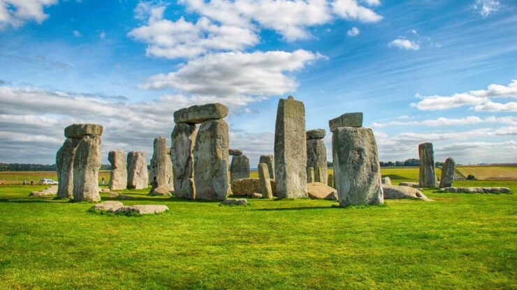 From London: Windsor, Stonehenge & Bath Private Car Tour - Activity Details