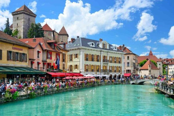 From Lyon Airport: Shuttle Service From/To Annecy Airport - Inclusions of Shuttle Service