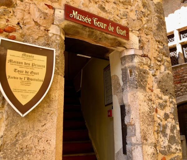 From Lyon: Medieval Town of Pérouges Half Day Tour - Booking Information