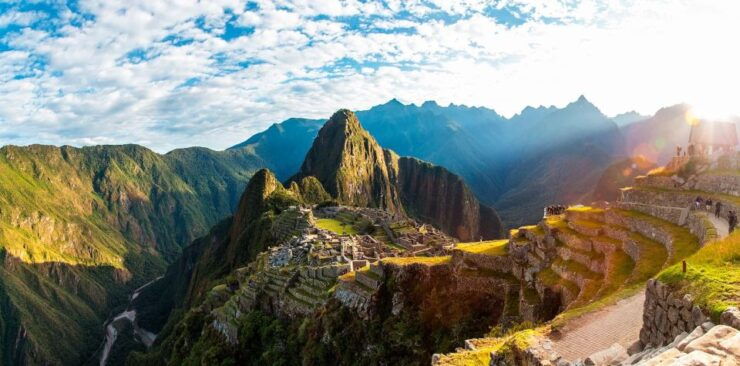 From Machu Picchu: Private Tour Guide & Bus Ticket - Tour Experience