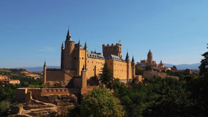 From Madrid: Ávila and Segovia Guided Day Trip - Customer Reviews