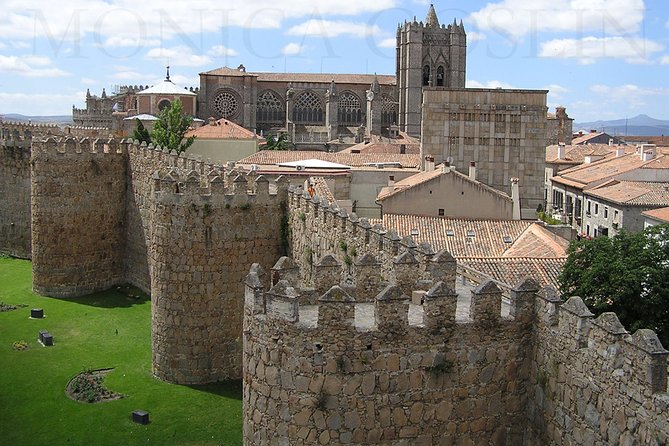 From Madrid : Full-Day Avila and Segovia ComBo Tour (with Transportation) - Transportation Back to Madrid