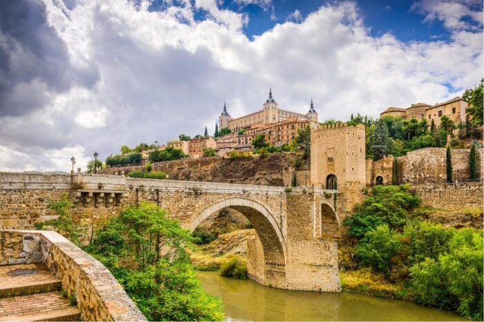 From Madrid: Full Day Trip to Segovia and Toledo - Traveler Experiences and Impressions
