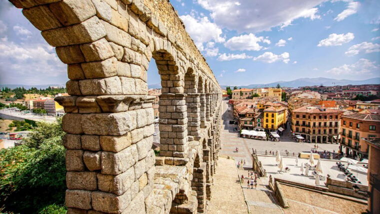 From Madrid: Guided Day Trip to Segovia, Optional Alcázar - What to Bring and Wear