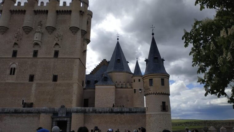 From Madrid: Half-Day or Full-Day Trip to Segovia - Customer Experiences and Feedback