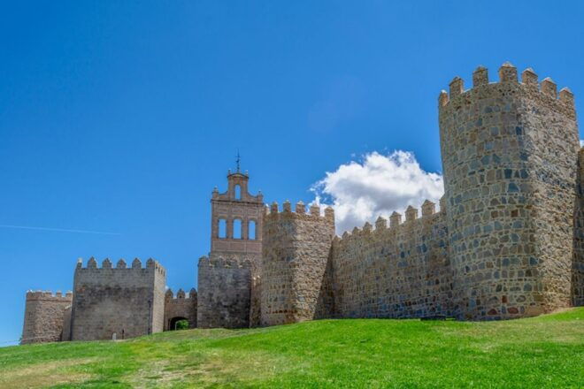 From Madrid: Medieval Toledo and Ávila Full-Day Tour - Experience