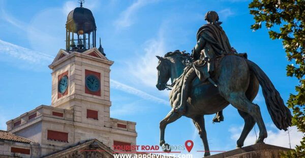 From Madrid: Private Tour Madrid Palacio Real Ticket & Tapas - Main Stop: Plaza De España