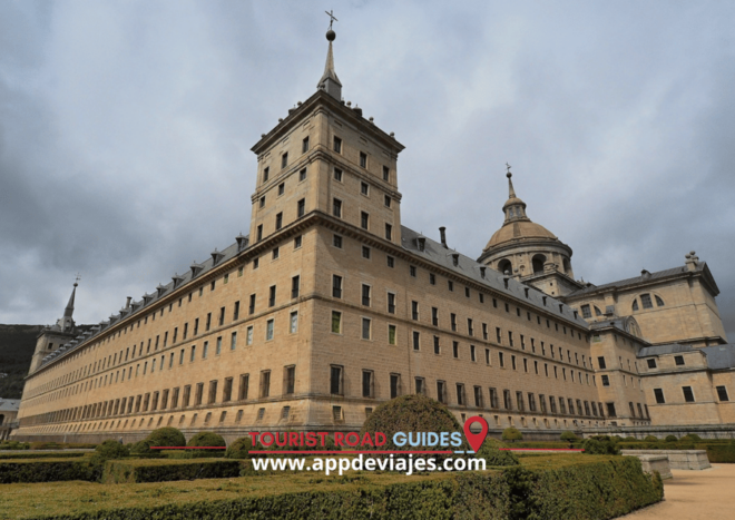 From Madrid: Private Tour of Ávila, Tapas Route & El Escorial - Languages Offered