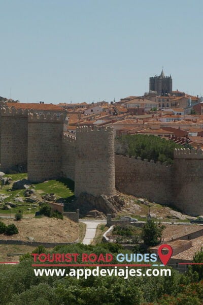 From Madrid: Private Tour of Ávila, Tapas Route & El Escorial - Valley of the Fallen