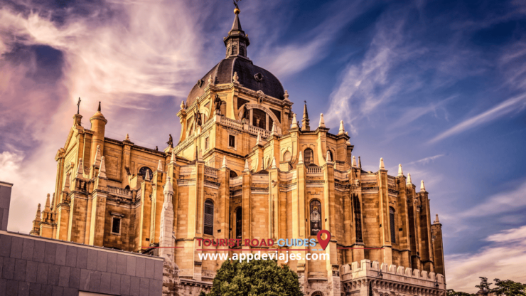 From Madrid: Private Tour of Madrid 4 Hours - Pickup and Arrival