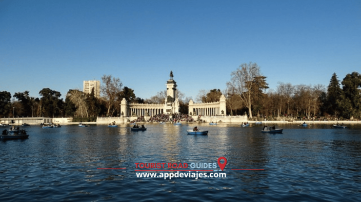 From Madrid: Private Walking Tour 4 Hours With Royal Palace - Good To Know