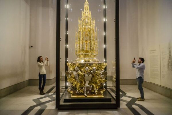 From Madrid: Segovia, Ávila, and Toledo Guided Tour - Avila: Medieval Walls and Hidden Nooks