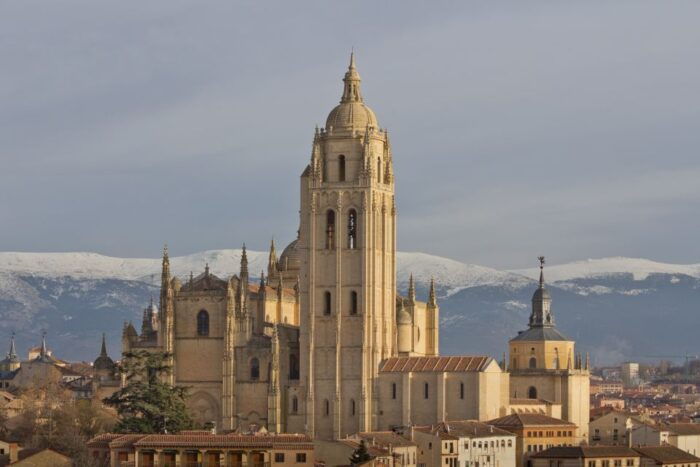 From Madrid: Segovia Guided Afternoon Tour - Transportation and Departure