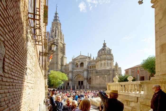 From Madrid: Toledo and Segovia Guided Day Trip - Practical Tips for a Seamless Day Trip