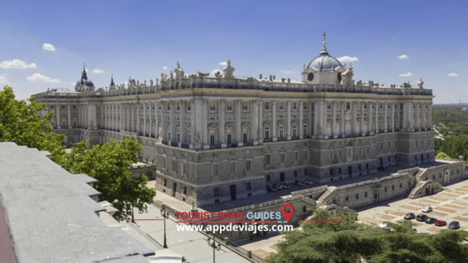 From Madrid: Tour Private Walking 6 Hours - Tour Experience