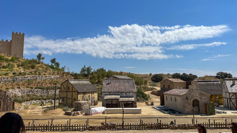 From Madrid: Transfer and tickets to Puy du Fou with Toledos Dream - The day begins with a bus from Madrid