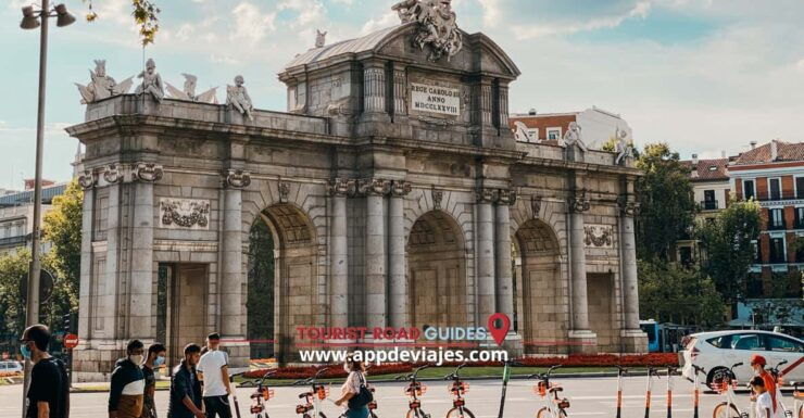 From Madrid: Walking 2 Hours - Itinerary and Highlights