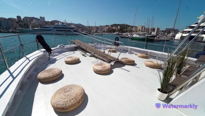 From Magaluf: Palma Bay Sightseeing Cruise With Live Music - Meeting Point Information