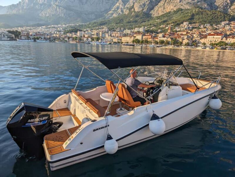 From Makarska: Blue Lagoon with charming villages of Brac - The Charm of Pucisca and Its Limestone Heritage  