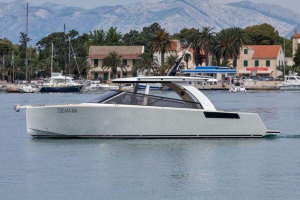 From Makarska - Private Luxury Boat Tour to Blue Cave - Booking and Pricing