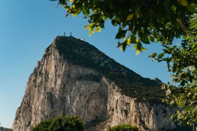 From Malaga: Gibraltar Day Trip With Walking Tour - Highlights and Experiences