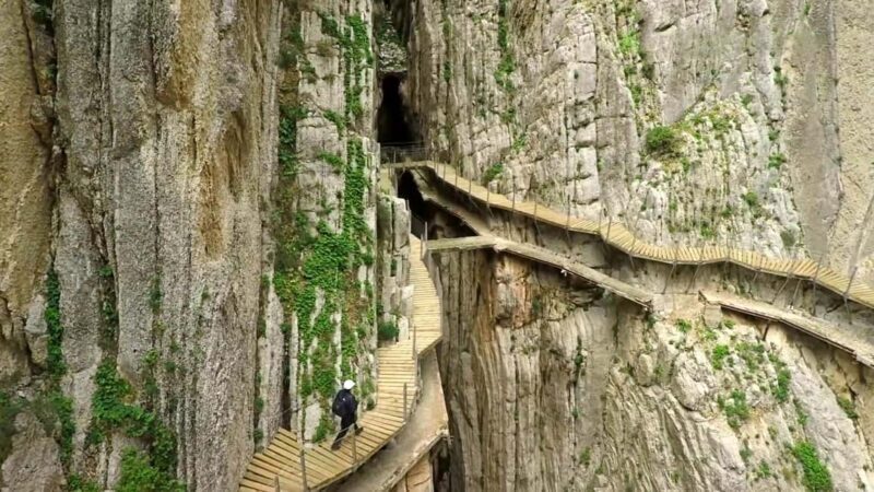 From Málaga: Round Trip Bus to Caminito del Rey + Tour with an Official Guide - Practical Tips for a Seamless Experience