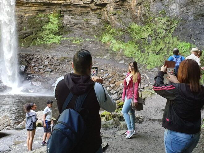 From Manchester: Yorkshire Sightseeing Day Trip - Natural Landmarks