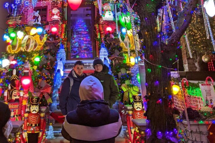 From Manhattan: Dyker Heights Lights Bus Tour - Good To Know