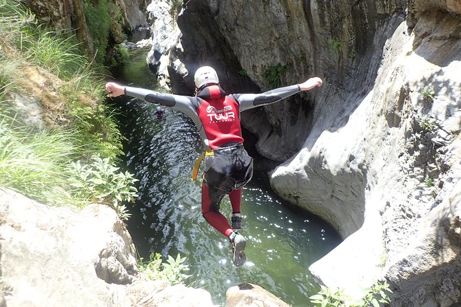 From Marbella: Canyoning Tour in Guadalmina Canyon - Tour Overview and Highlights