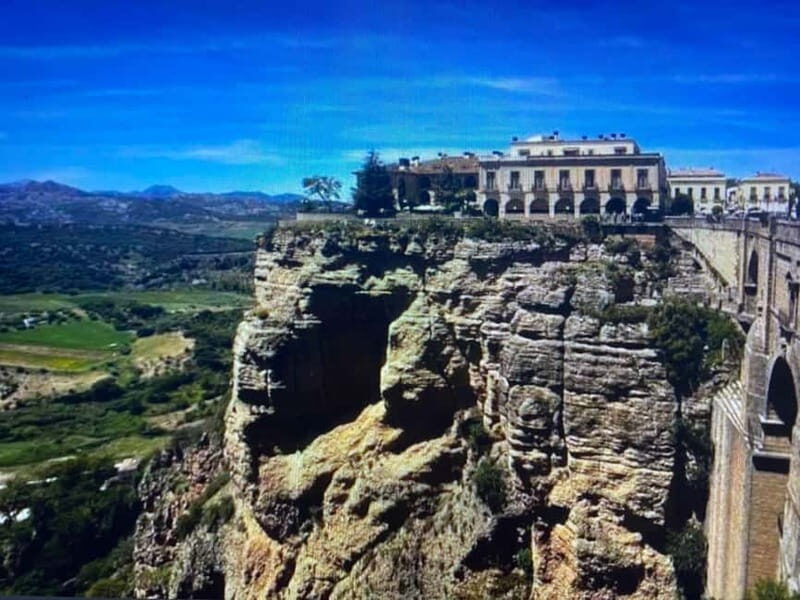 From Marbella: Ronda private tour, transportation, café, bullring, tapas, drinks - Exploring Ronda on a Private Tour: What to Expect