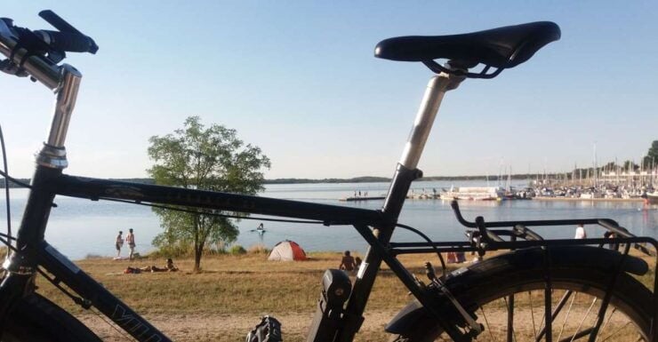 From Markkleeberg: Stadthafen and Auen Lake Cycling Tour - Experience